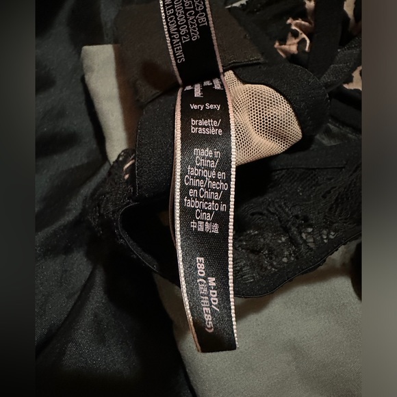 Victoria’s Secret Very Sexy Bralette - Picture 2 of 3